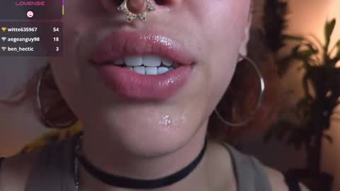 Snapshot of bri_von_dhara_ chatting on June 5, 2026, 12:17 am Bri online show from June 5, 2026, 12:17 am