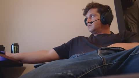 brian7891012 online show from April 10, 2026, 8:35 pm