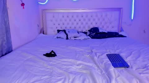 briana_hot03 online show from November 10, 2025, 6:29 pm