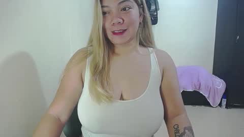 Snapshot of briana_lovexx chatting on May 8, 2026, 4:34 pm Briana online show from May 8, 2026, 4:34 pm