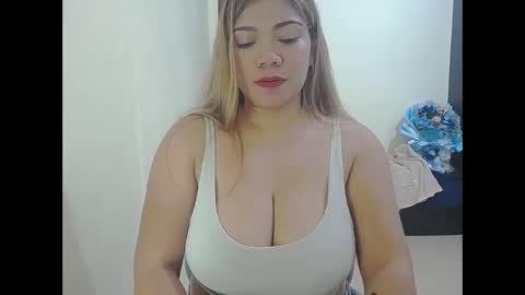 Snapshot of briana_lovexx chatting on May 29, 2026, 1:53 pm Briana online show from May 29, 2026, 1:53 pm