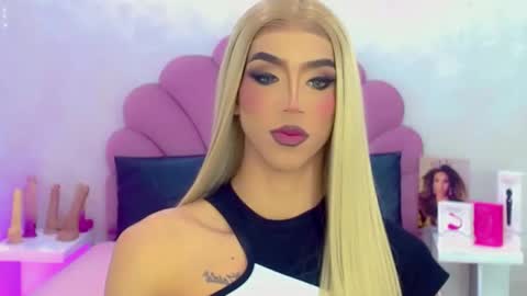 BRIANA online show from April 16, 2026, 4:02 am