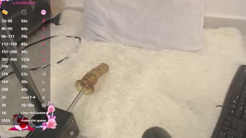      online show from November 21, 2025, 8:29 pm