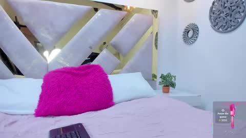 Brianna  online show from September 17, 2025, 12:07 pm