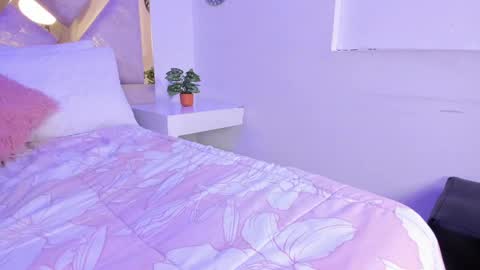 Brianna  online show from October 8, 2025, 11:52 am