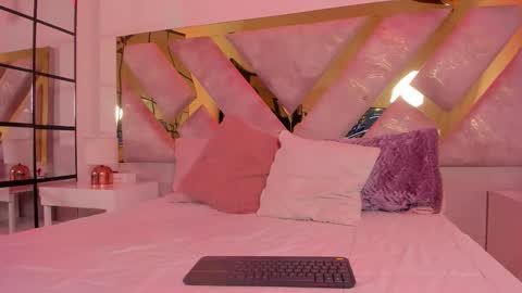 Brianna  online show from November 1, 2025, 11:45 am