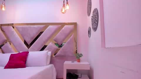 Brianna  online show from November 22, 2025, 11:31 am