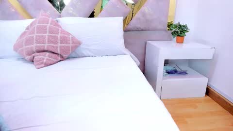 Brianna  online show from November 28, 2025, 12:52 pm