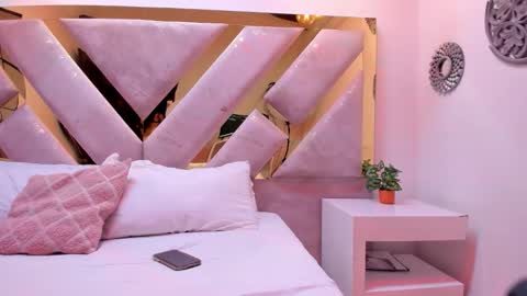 Brianna  online show from December 3, 2025, 11:41 am