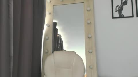 briannawhite10 online show from December 17, 2025, 6:36 pm