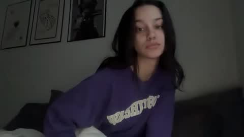 Snapshot of briannay0unggg chatting on March 16, 2026, 11:42 pm briannay0unggg online show from March 16, 2026, 11:42 pm