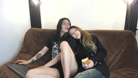 briarandblair online show from November 25, 2025, 1:22 pm