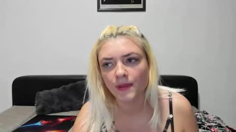 BriaShine online show from November 21, 2025, 2:27 pm