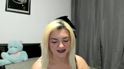 BriaShine online show from December 4, 2025, 2:26 pm