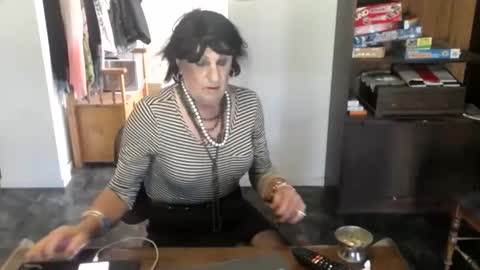 bridgetfouru online show from November 26, 2025, 6:25 am