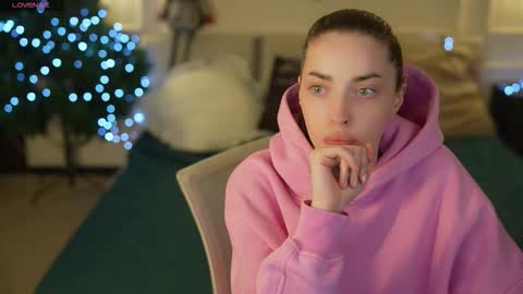 Diamonds Girls online show from January 7, 2026, 8:28 am