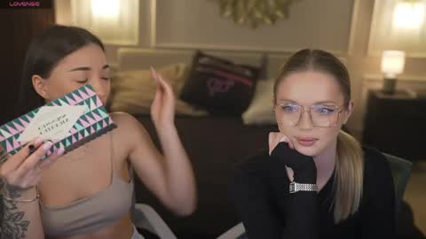 Diamonds Girls online show from April 22, 2026, 7:33 am