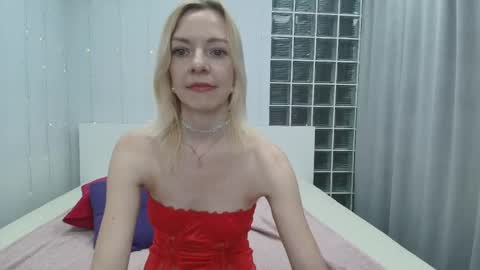 Snapshot of brightly_heizer chatting on May 29, 2026, 12:41 am Heather online show from May 29, 2026, 12:41 am