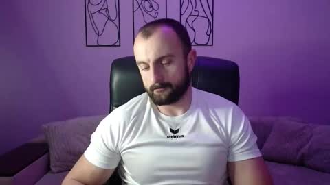 brindlefly69 online show from November 10, 2025, 11:31 am