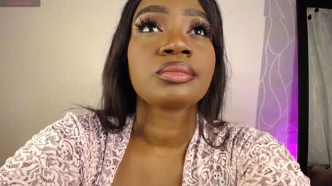 Snapshot of britanymooree chatting on December 9, 2024, 2:02 am Britany online show from December 9, 2024, 2:02 am