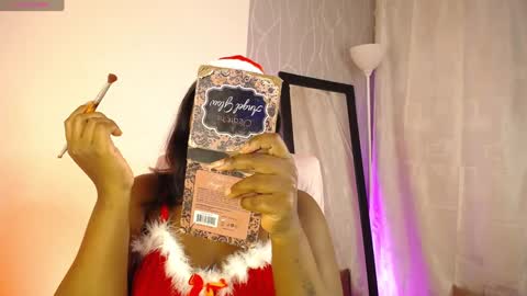 Snapshot of britanymooree chatting on December 30, 2024, 11:06 pm Britany online show from December 30, 2024, 11:06 pm