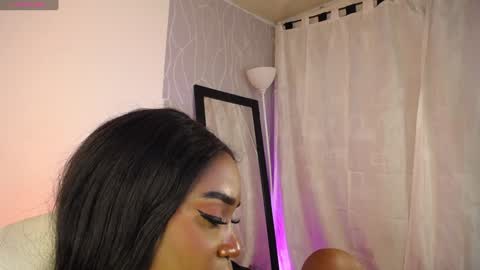 Snapshot of britanymooree chatting on January 17, 2025, 1:25 am Britany online show from January 17, 2025, 1:25 am