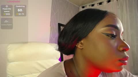 Snapshot of britanymooree chatting on February 4, 2025, 2:39 am Britany online show from February 4, 2025, 2:39 am