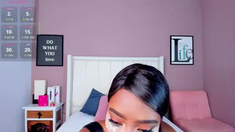 Snapshot of britanymooree chatting on November 3, 2025, 7:59 pm Britany online show from November 3, 2025, 7:59 pm