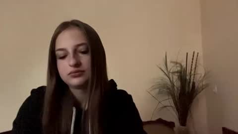 Snapshot of britanysuther chatting on June 14, 2026, 5:15 pm Ciri online show from June 14, 2026, 5:15 pm