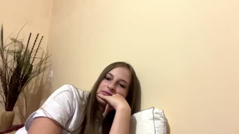 Snapshot of britanysuther chatting on June 16, 2026, 5:37 pm Ciri online show from June 16, 2026, 5:37 pm