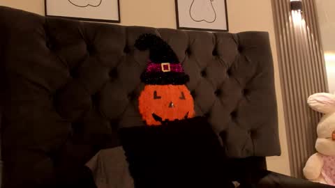 brithanysummer online show from October 22, 2025, 8:19 pm