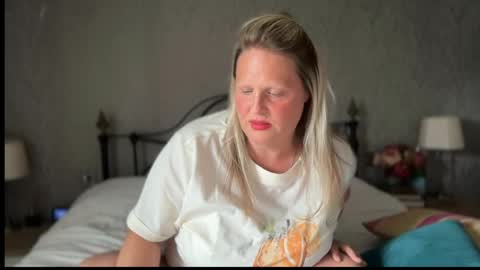 British Bella online show from June 3, 2026, 12:41 pm