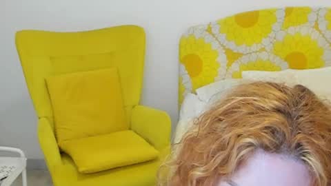 Snapshot of britishmilfpenelope chatting on May 20, 2026, 2:51 am Penelope online show from May 20, 2026, 2:51 am