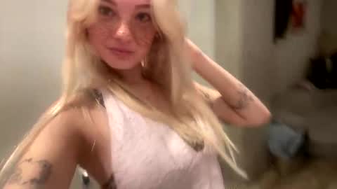 britneycherry08 online show from May 31, 2026, 4:20 am