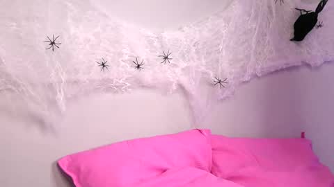 britneyhudson online show from October 31, 2025, 5:19 am