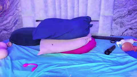 Britney online show from February 8, 2025, 5:29 am