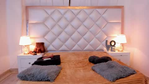 Brittany  online show from November 5, 2025, 4:01 am