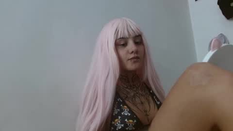 maru miaw   Please help me to reach 100 thumbs up online show from October 5, 2025, 11:13 pm