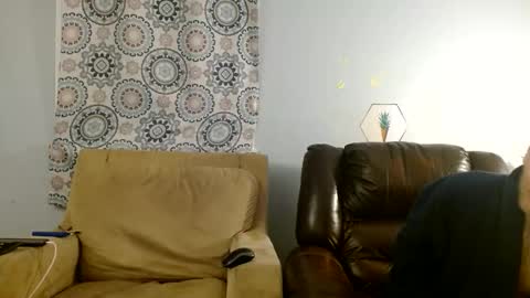 BrittanyBella  Oscar online show from December 2, 2025, 9:14 am