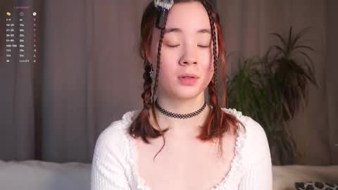 Lina online show from December 14, 2025, 11:26 am