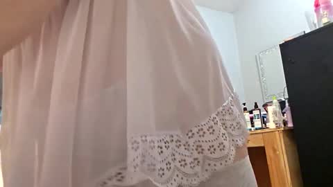 brkenprincess81 online show from September 29, 2025, 2:44 pm