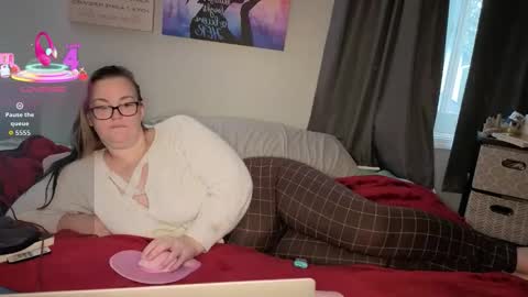 brkenprincess81 online show from November 13, 2025, 4:39 pm