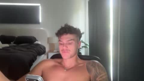 BrooklynTay online show from February 3, 2026, 11:43 pm