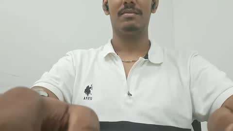 Snapshot of brownguy2505 chatting on June 4, 2026, 9:59 am brownguy2505 online show from June 4, 2026, 9:59 am