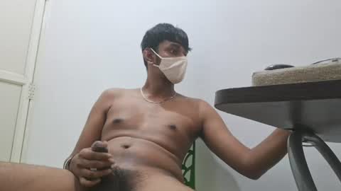 Snapshot of brownguy2505 chatting on June 30, 2026, 5:58 pm brownguy2505 online show from June 30, 2026, 5:58 pm