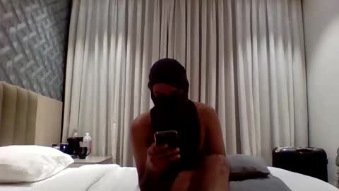 Snapshot of brownmanin40s chatting on May 31, 2026, 5:20 pm brownmanin40s online show from May 31, 2026, 5:20 pm