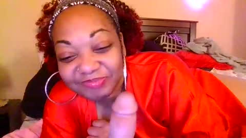 brownroundrenee online show from February 14, 2025, 5:25 pm