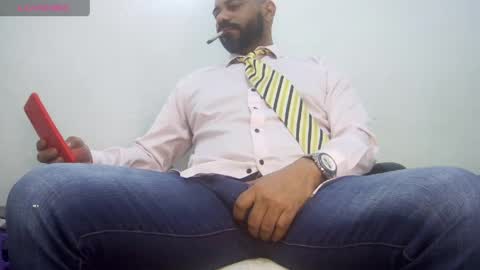 Snapshot of bruce_bigg chatting on May 10, 2026, 9:53 pm Bruce online show from May 10, 2026, 9:53 pm