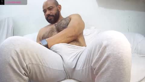 Snapshot of bruce_bigg chatting on June 4, 2026, 2:01 pm Bruce online show from June 4, 2026, 2:01 pm