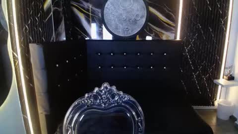 Bruja SCarlata online show from November 4, 2025, 10:03 am